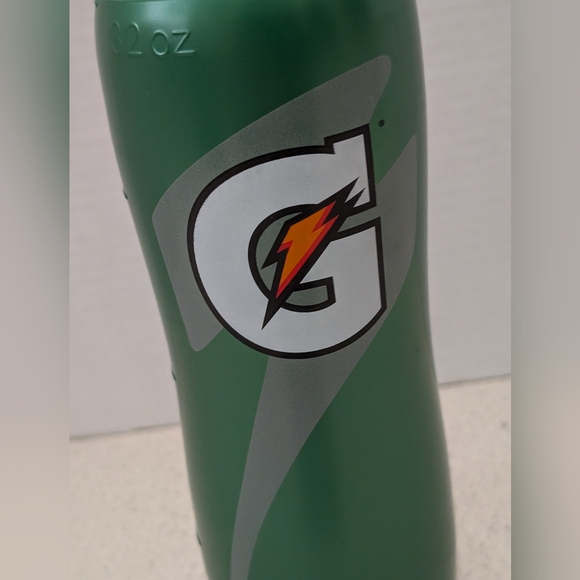 Lot of 7 Brand New Gatorade Squeeze Water Bottle 32 OZ Green Dishwasher Safe - Picture 12 of 16